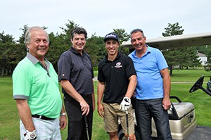 Pierre Ménard, Assurances P. Ménard; Sylvain Robert, Club de Hockey Cloutier Nord-Sud ; Mikaël Zewski, de Trois-Rivières Honda et boxeur québécois champion mi-moyen de la BABF ; et Ronald Lavertu, de Trois-Rivières Honda