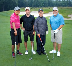 Shiro Ohta, Pierre-Elliot Levasseur, Richard Fabien et Maurice Rinaldi sur le vert