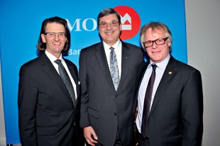 Steve Chipman, président du C.A de la CADA et de Birchwood Automotive Group, Richard C. Gauthier, président et chef de la Direction de la CADA, et Denis Archambault, ex-président du C.A. de la CADA (2004-2005) et président-directeur général d’Alix Toyota