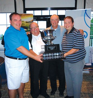 Les gagnants du tournoi 2013 : de Citadelle Chevrolet Cadillac, Christian Parrot, Bertrand Hébert, Christian Bourque et Pierre-Antoine Garneau