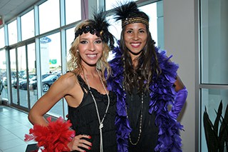 Costumes rétro pour Marie-Pier et Sarah-Claude à l’Accueil